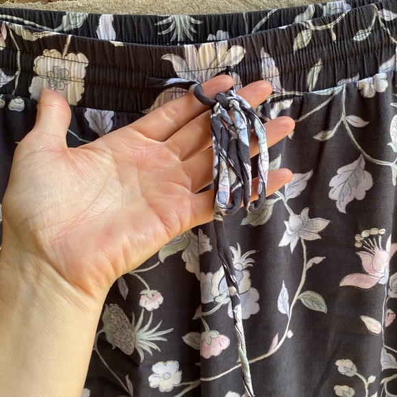 Loft floral pants Size S - Picture 4 of 10